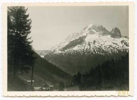 Montagne enneigée (Suisse)